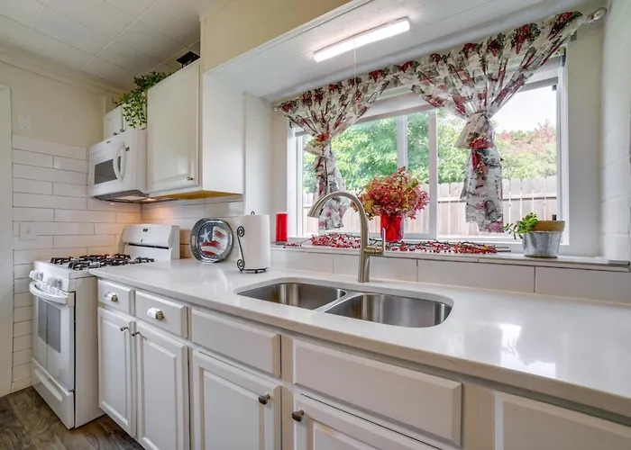 Private Retreat W/ Gas Grill + Patio Casa vacanze Plainfield