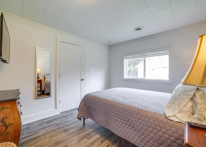 Private Retreat W/ Gas Grill + Patio