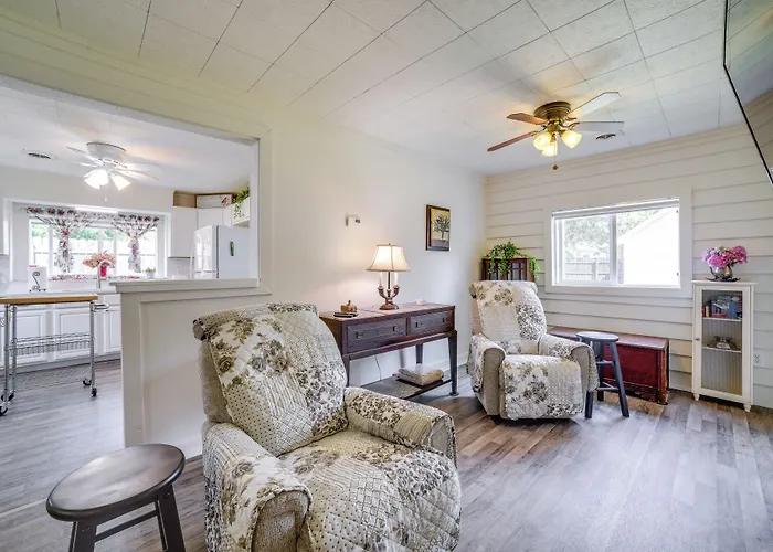 Private Retreat W/ Gas Grill + Patio *