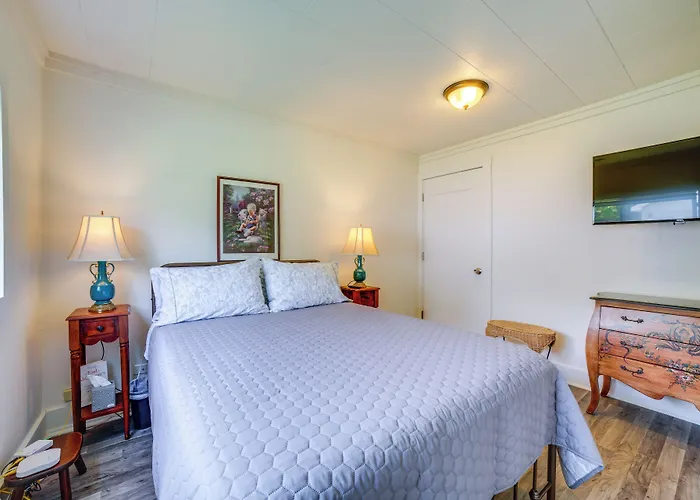 Private Retreat W/ Gas Grill + Patio Hébergement de vacances Plainfield