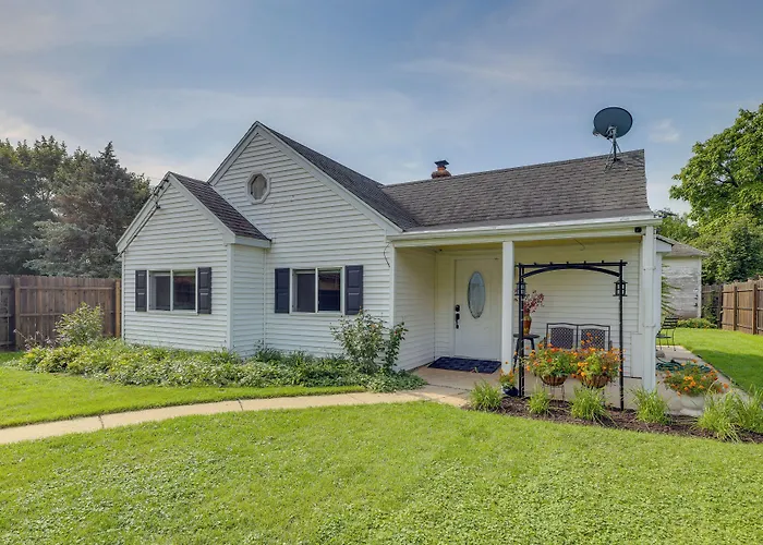 Private Retreat W/ Gas Grill + Patio Plainfield