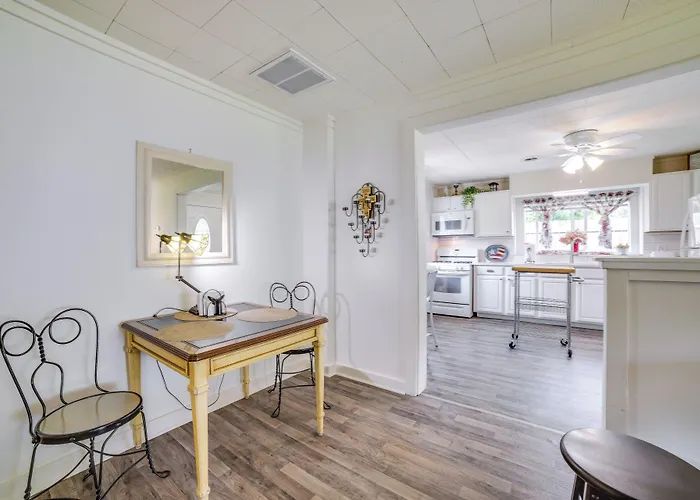 Private Retreat W/ Gas Grill + Patio