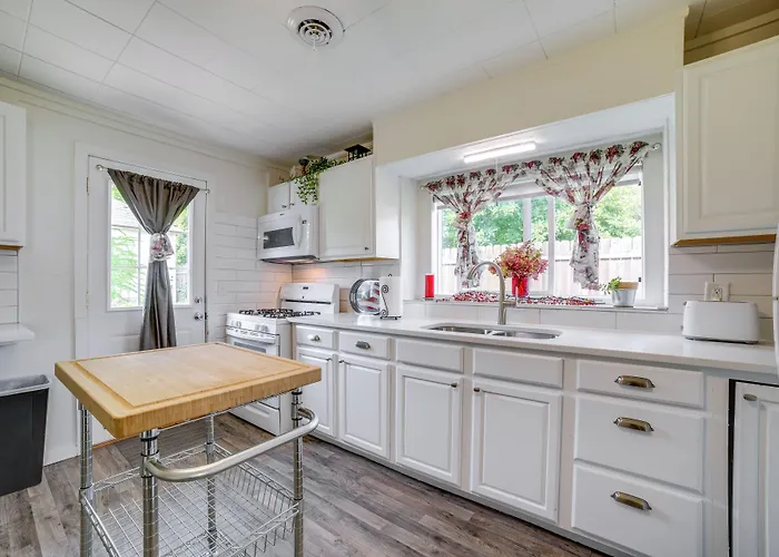 Private Retreat W/ Gas Grill + Patio Hébergement de vacances *