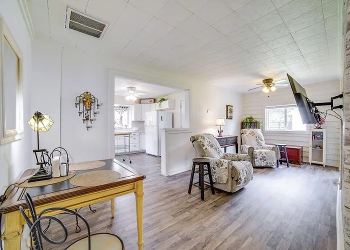 Private Retreat W/ Gas Grill + Patio *