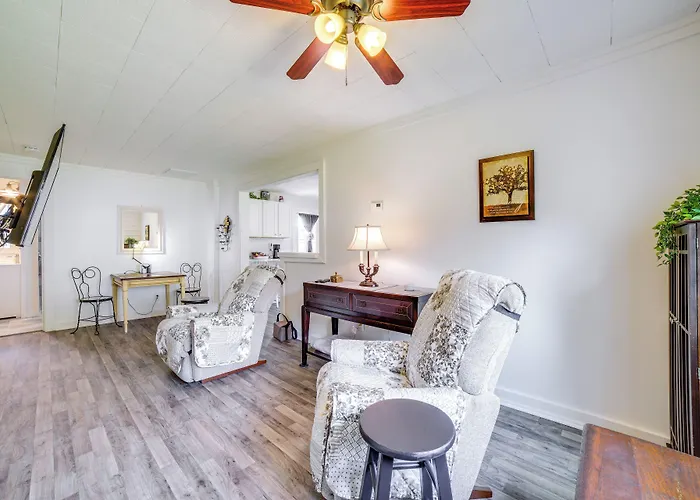 Private Retreat W/ Gas Grill + Patio